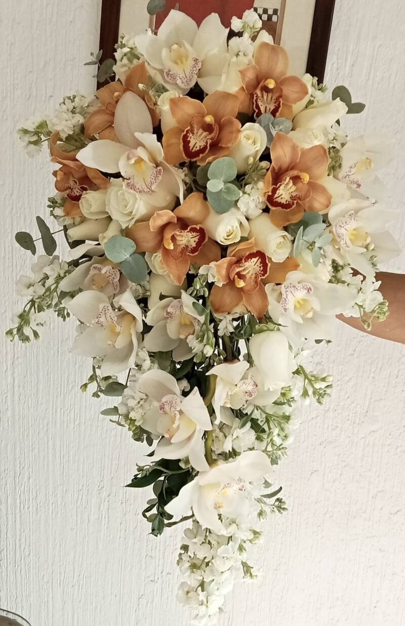 ORQUIDEAS Y ROSAS