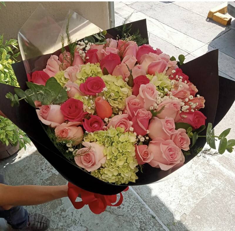 RAMO DE ROSAS ROSAS