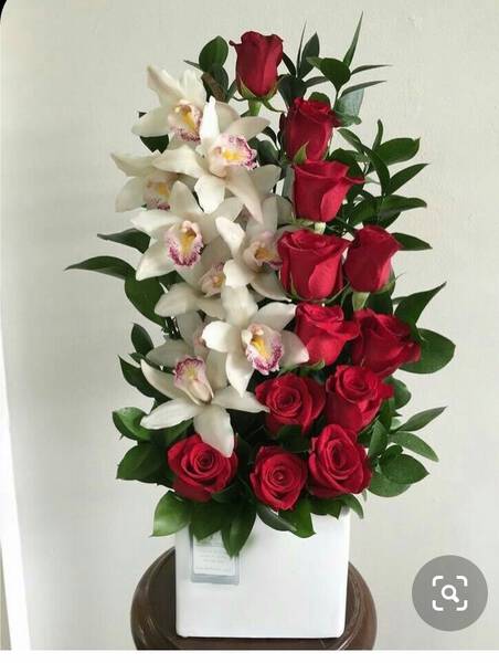 ROSAS Y ORQUIDEAS .SOLICITAR CON ANTICIPACION